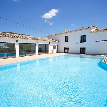 Magnificient Rural With Pool And Bbq *