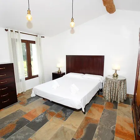 Magnificient Rural With Pool And Bbq Villa *